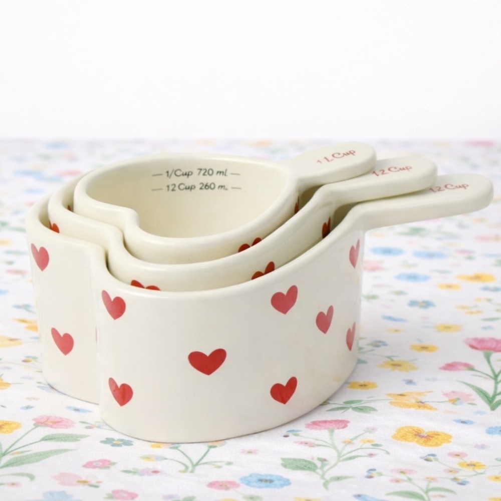 Target Bullseye Playground Red & White Hearts Ceramic Measuring Cups
